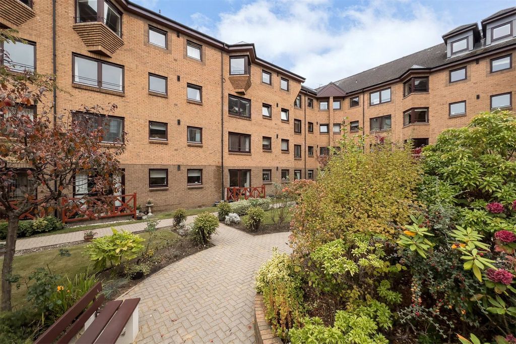 Property photo 1 of 20 Picture No. 04