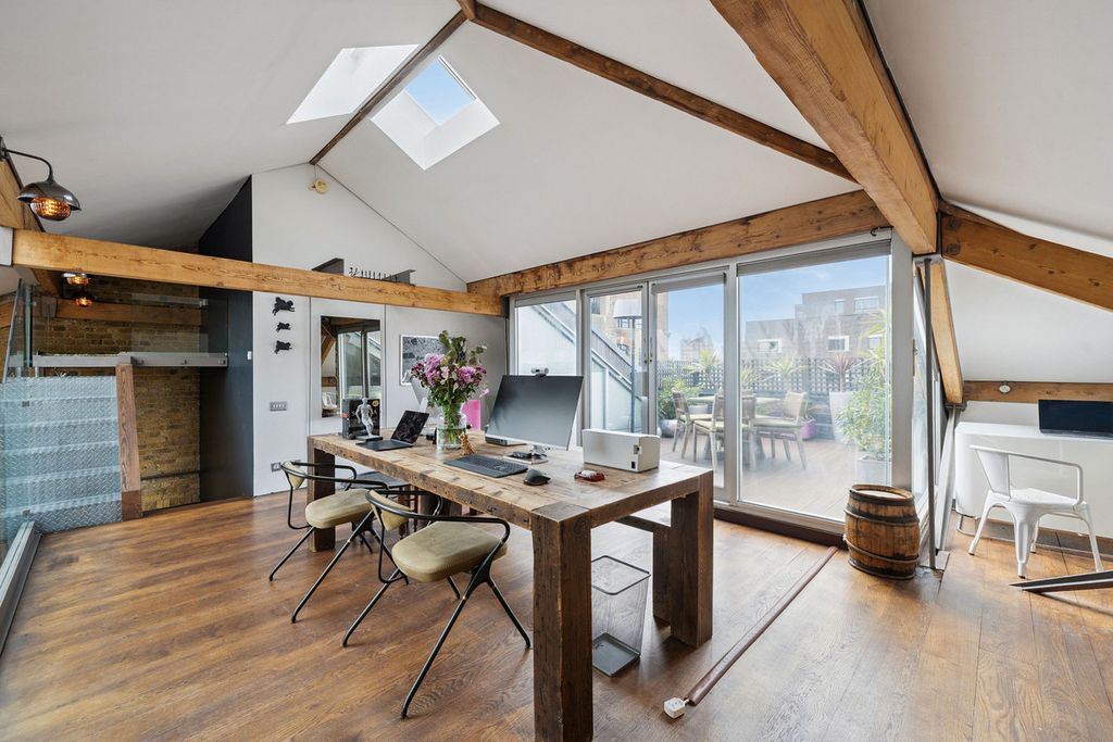 Property photo 3 of 20