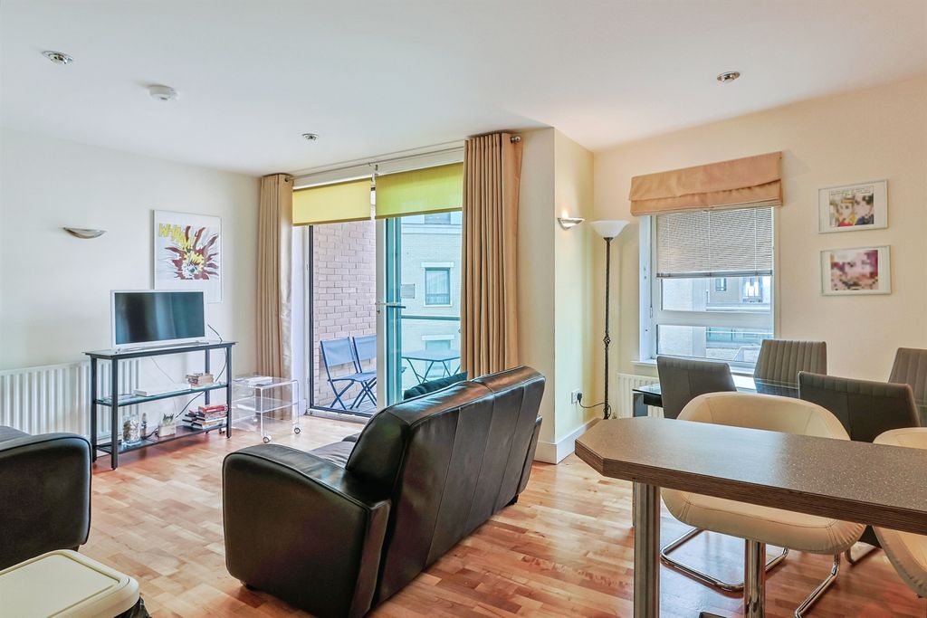 Property photo 2 of 13