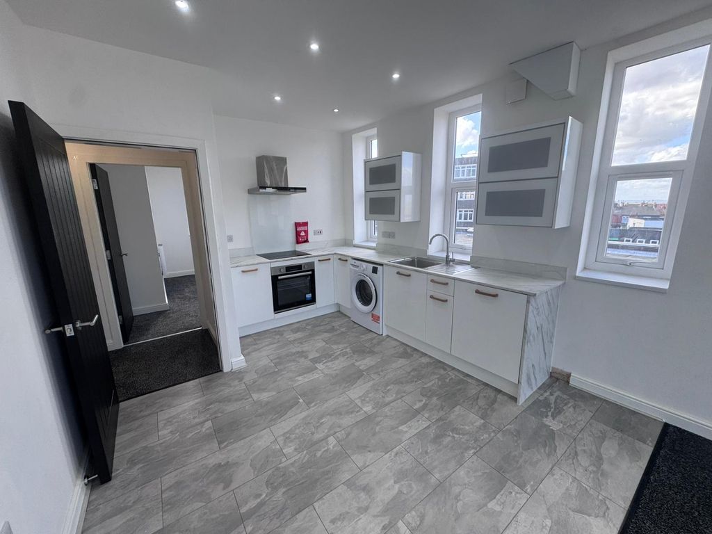 Property photo 3 of 7 Photo 2