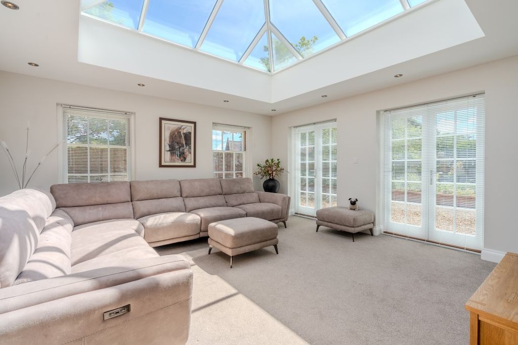 Property photo 2 of 35