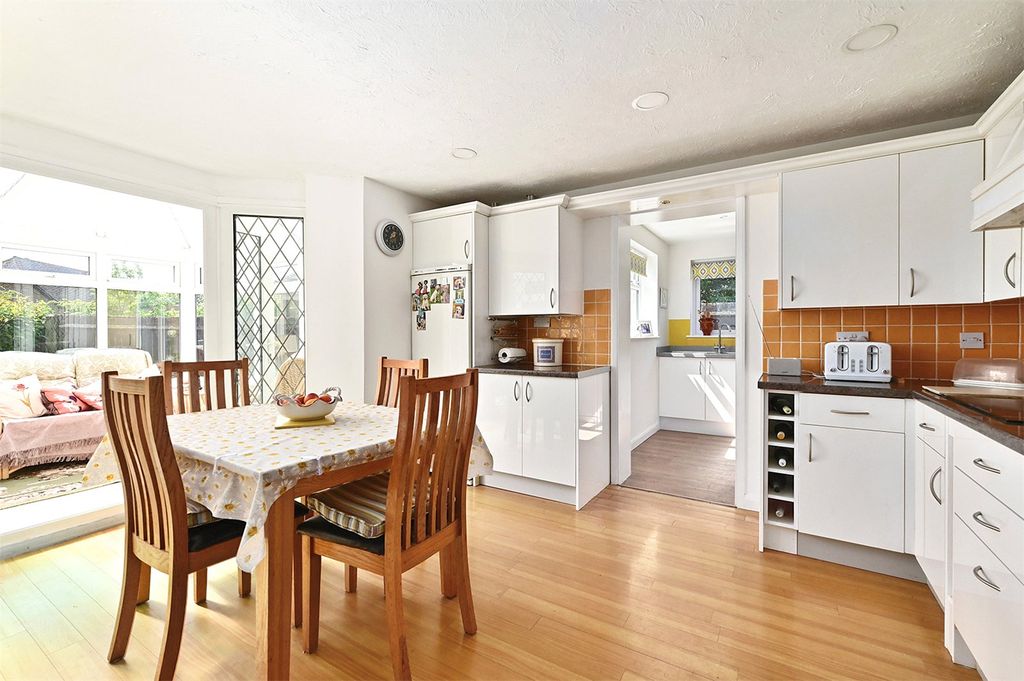 Property photo 2 of 18 Picture No. 13