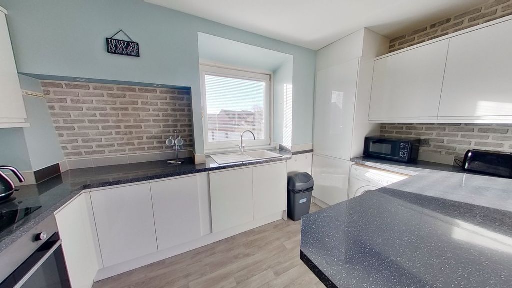 Property photo 2 of 8 Photo 2