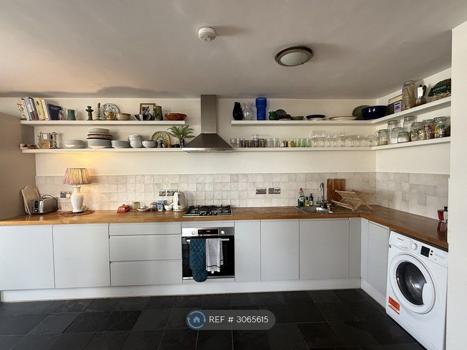 Property photo 2 of 17 Kitchen