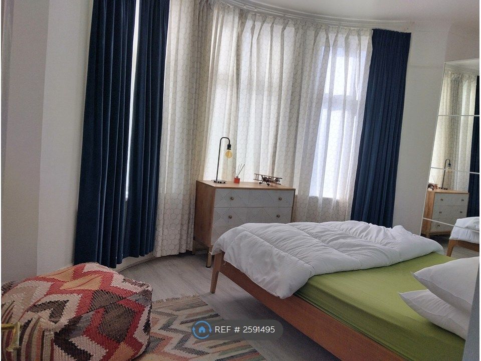 Property photo 3 of 7 Master Bedroom