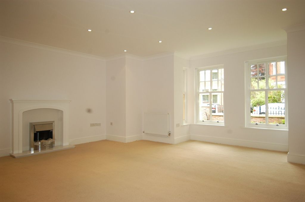 Property photo 2 of 6 Lounge