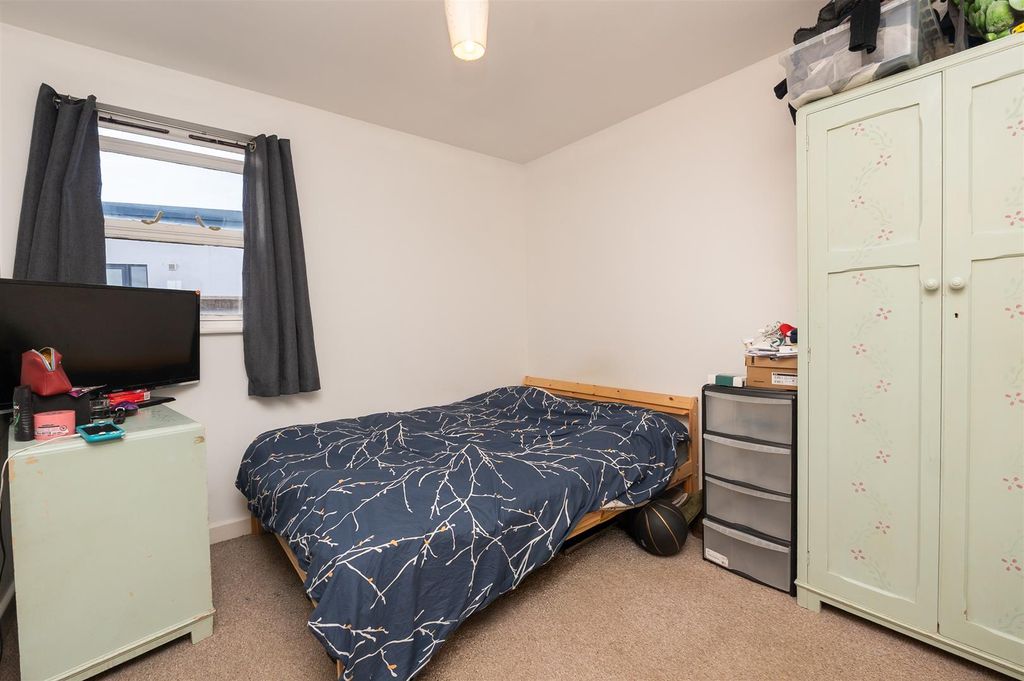 Property photo 3 of 9 43-Midland-Mews-Bs2-1.Jpg