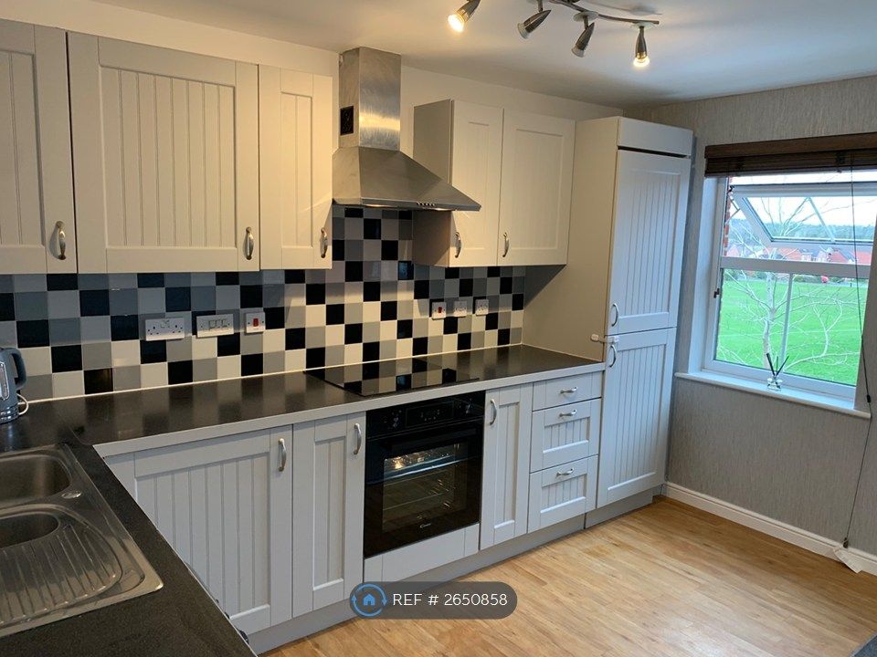 Property photo 1 of 12 Kitchen