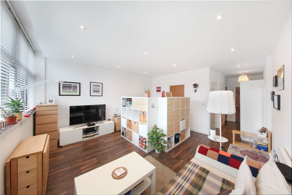 Property photo 2 of 11