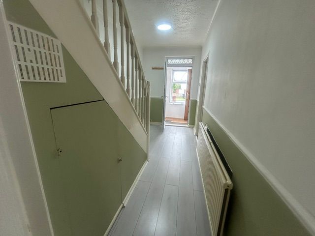 Property photo 2 of 31