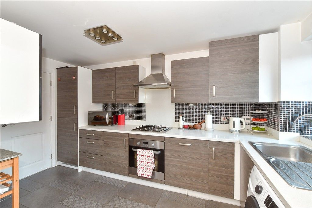 Property photo 3 of 14 Kitchen