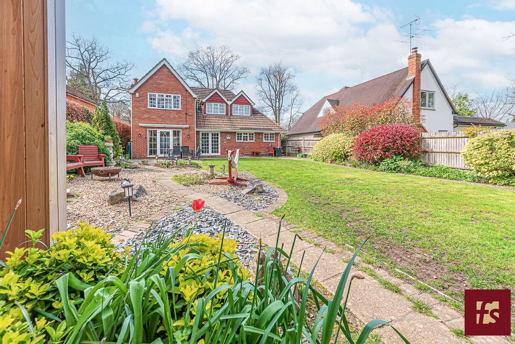 Additional image 4 of 4 bed detached house for saleThe Avenue, Crowthorne, Berkshire RG45