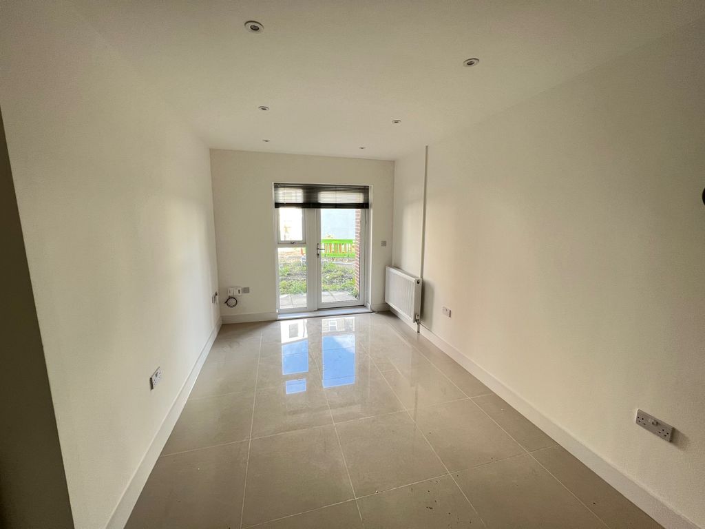 Property photo 2 of 9 Images