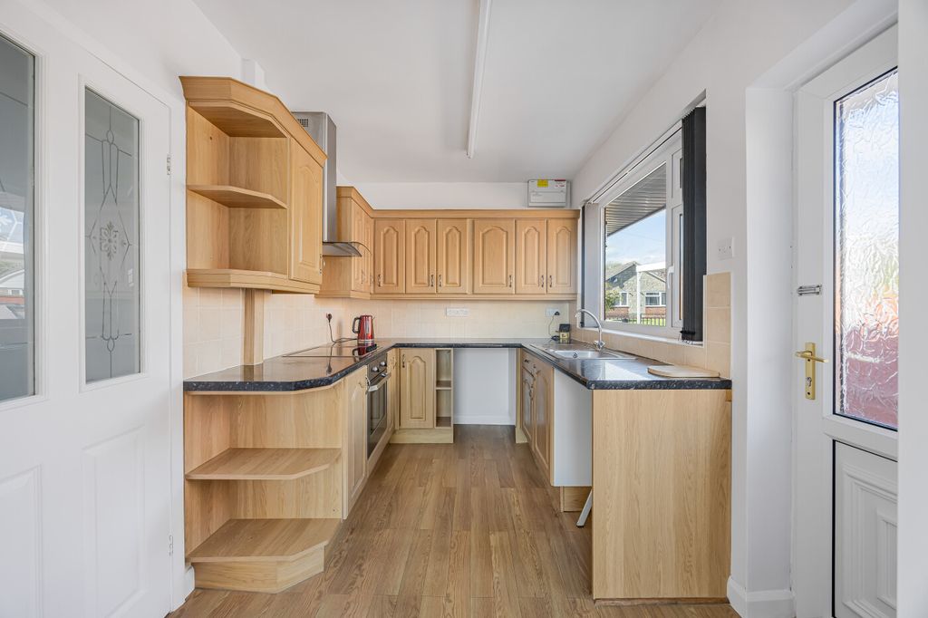 Property photo 2 of 15 Kitchen