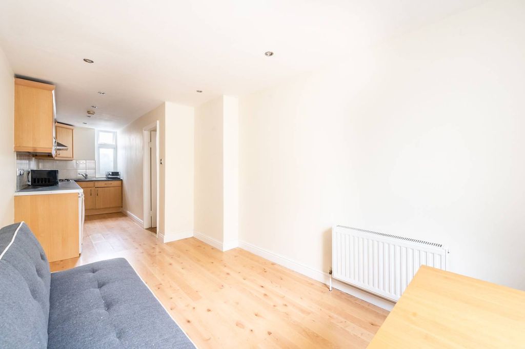 Property photo 2 of 5