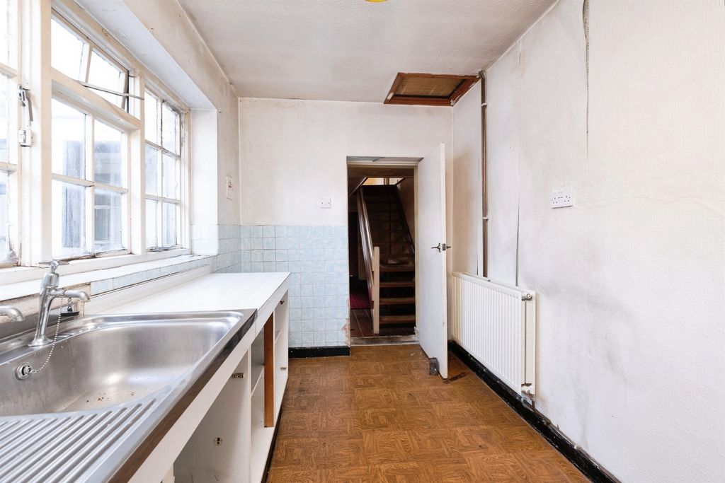 Property photo 3 of 16