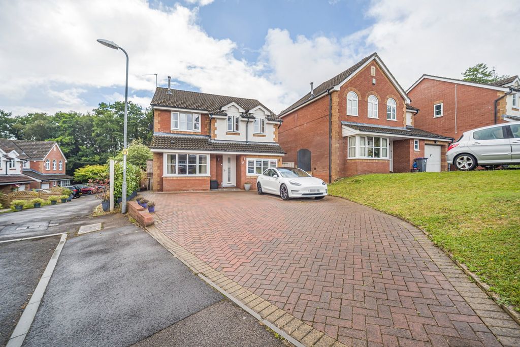 Property photo 3 of 35