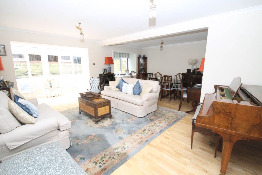Property photo 2 of 19