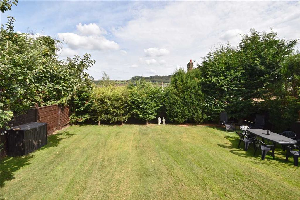 Property photo 2 of 24
