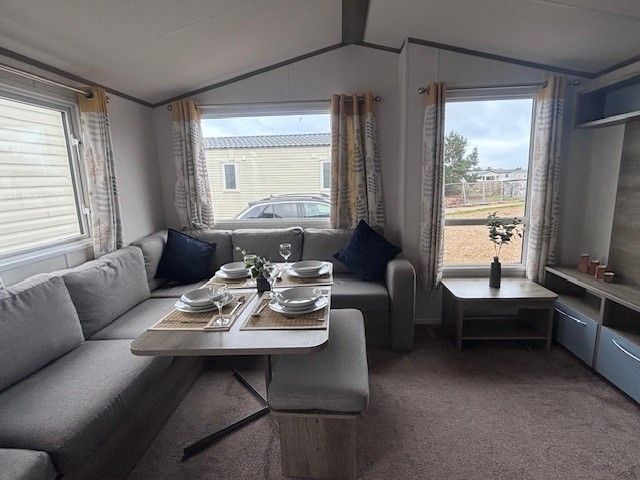 Property photo 1 of 16 Atlas Moonstone 2019 Car0063044 97078373