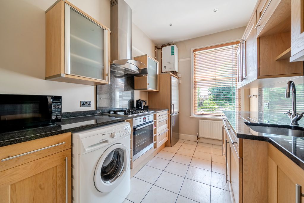 Property photo 3 of 18 Kitchen
