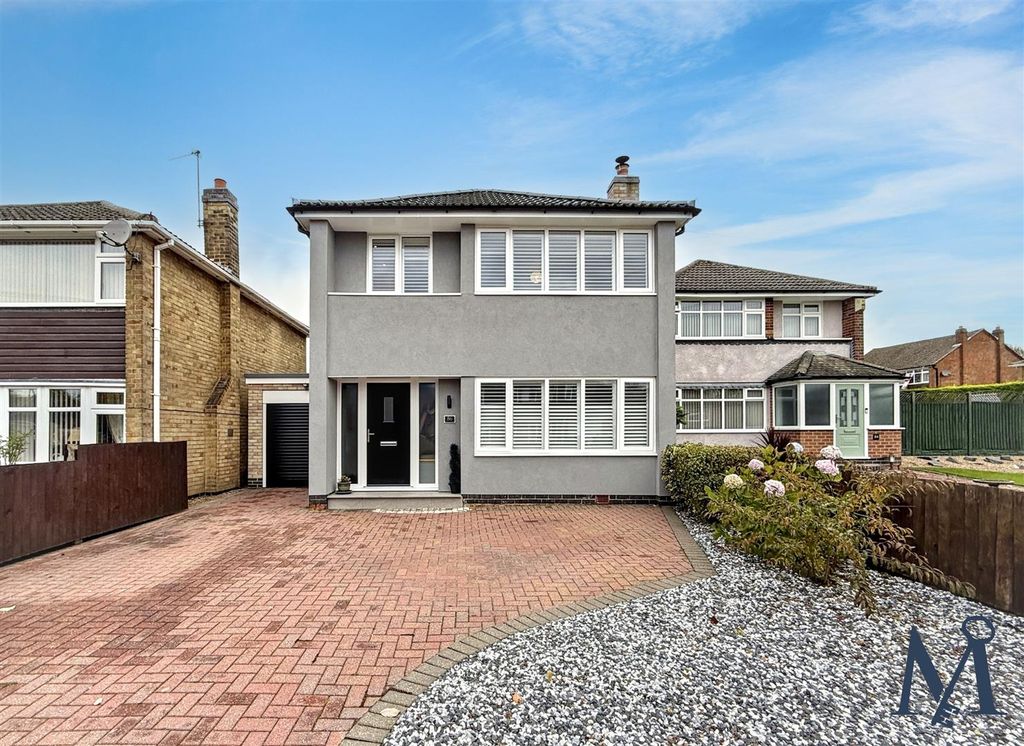 Property photo 1 of 26 Driveway