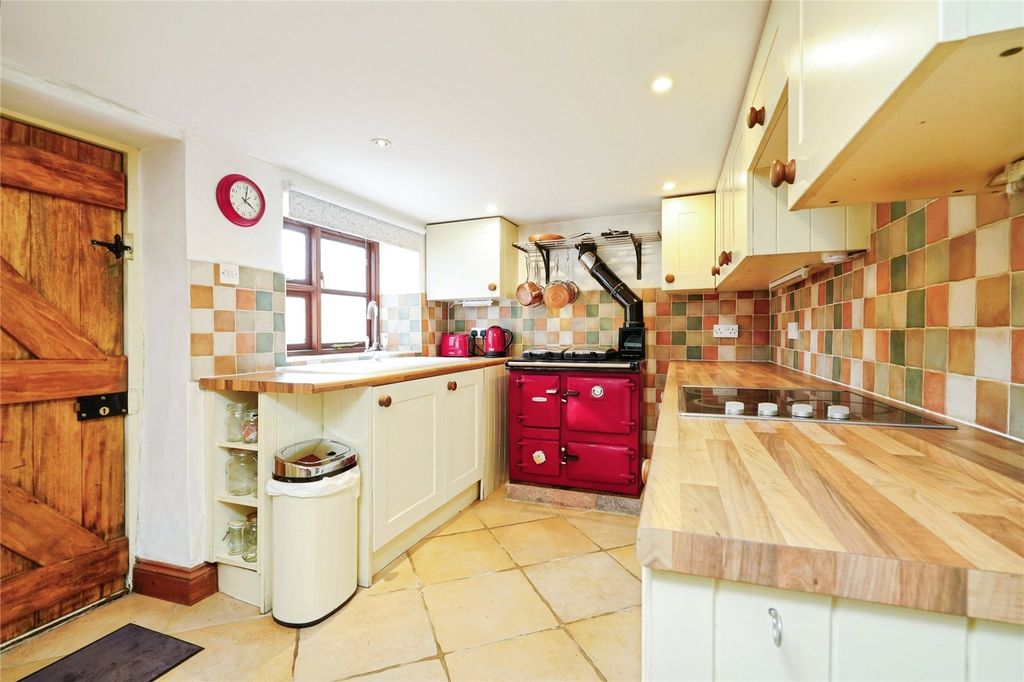 Property photo 3 of 22 Picture No. 28