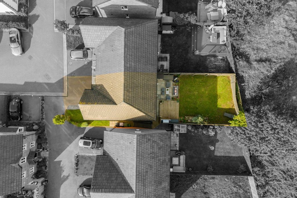 Property photo 2 of 42