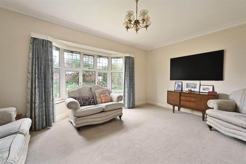 Property photo 3 of 27 86-Cranston-Avenue-Tn39-3Nl  (3).Jpg