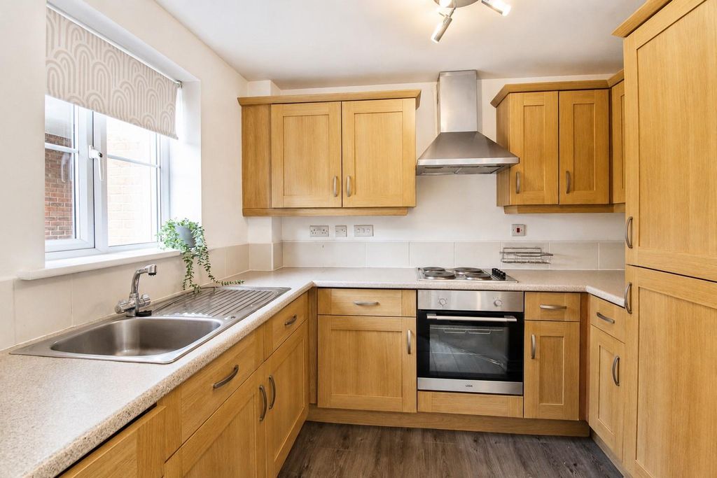 Property photo 3 of 15 Kitchen