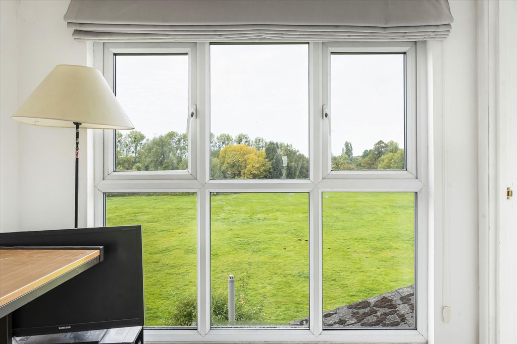 Property photo 2 of 15 Image