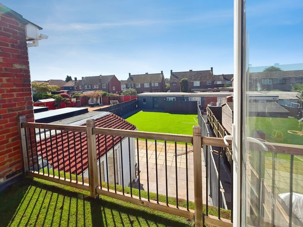 Property photo 3 of 16 Pbox-Img.Jpg