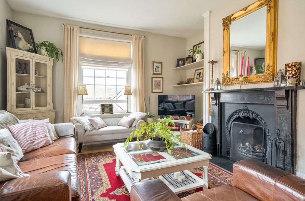 Property photo 3 of 26 Tiverton, Seddons