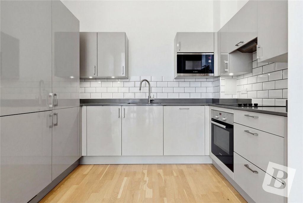 Property photo 2 of 20 Kitchen