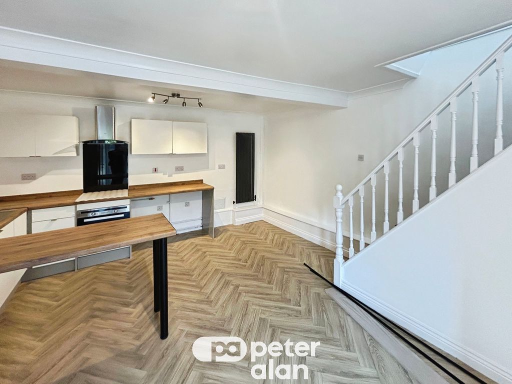 Property photo 2 of 15 Kitchen