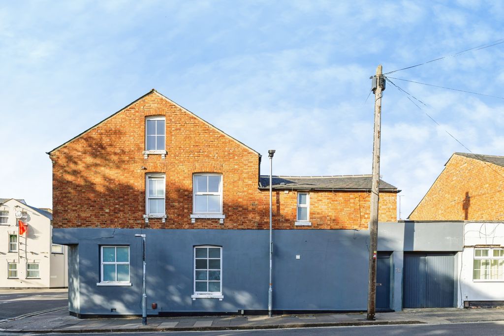 Property photo 1 of 20