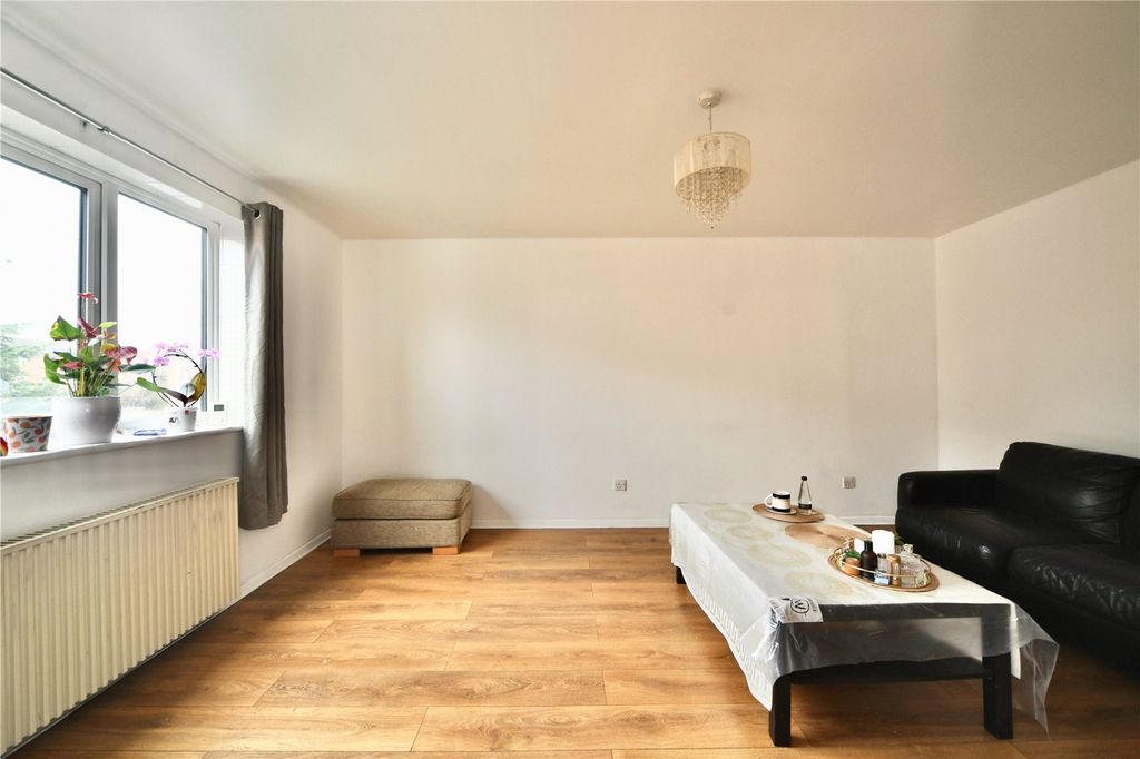 Property photo 3 of 22 Picture No. 08