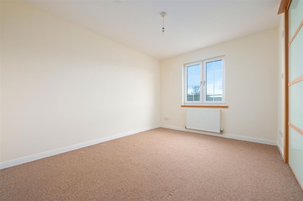 Property photo 3 of 22 32Hcaledoniacourt004.Jpg