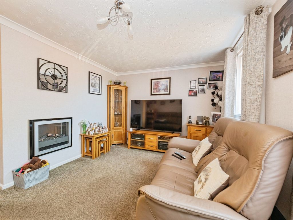 Property photo 3 of 20
