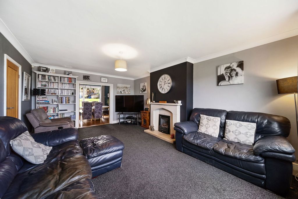 Property photo 2 of 42