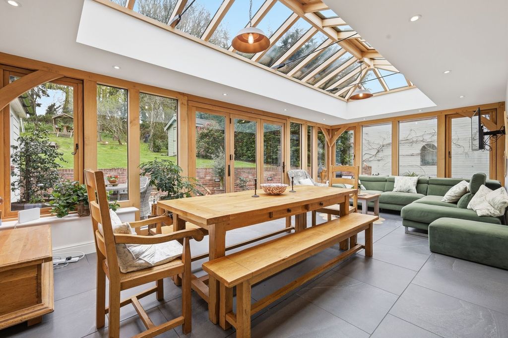 Property photo 2 of 23