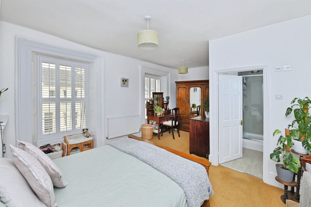 Property photo 3 of 29