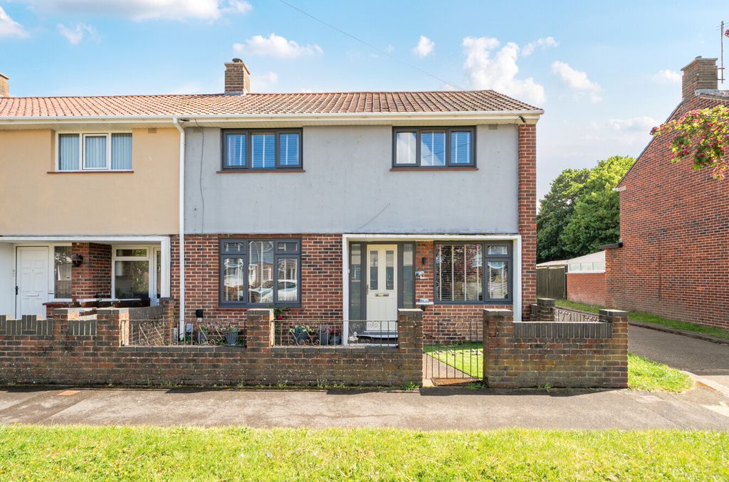 Property photo 1 of 12 1454610-19-6A01Ec...