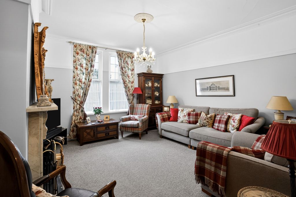 Property photo 2 of 19