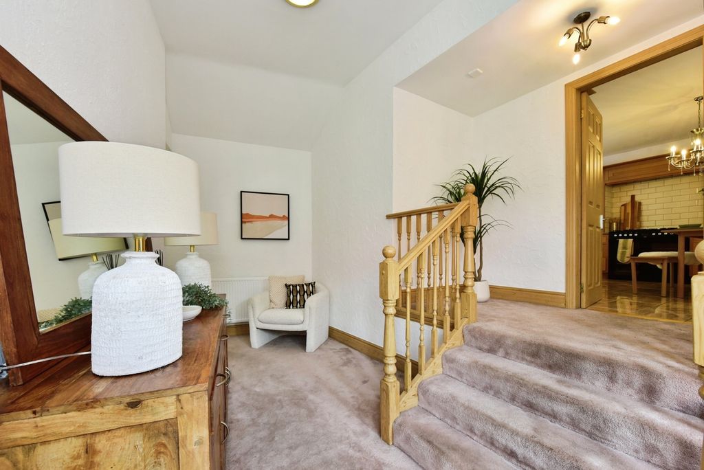 Property photo 3 of 41 Pbox-Img.Jpg