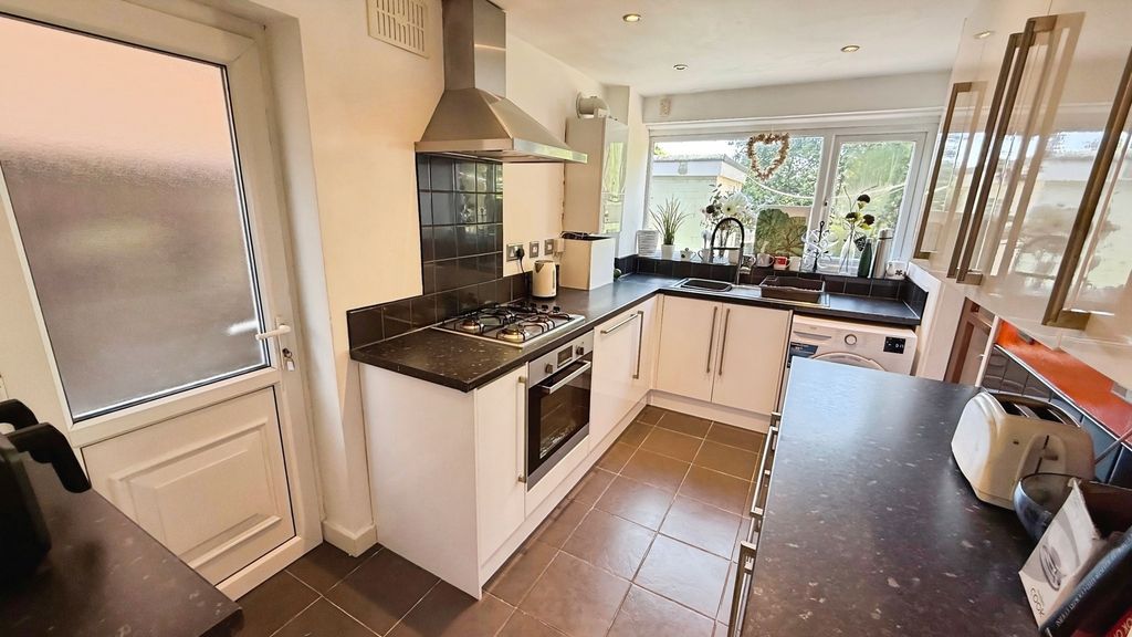 Property photo 3 of 24 Kitchen