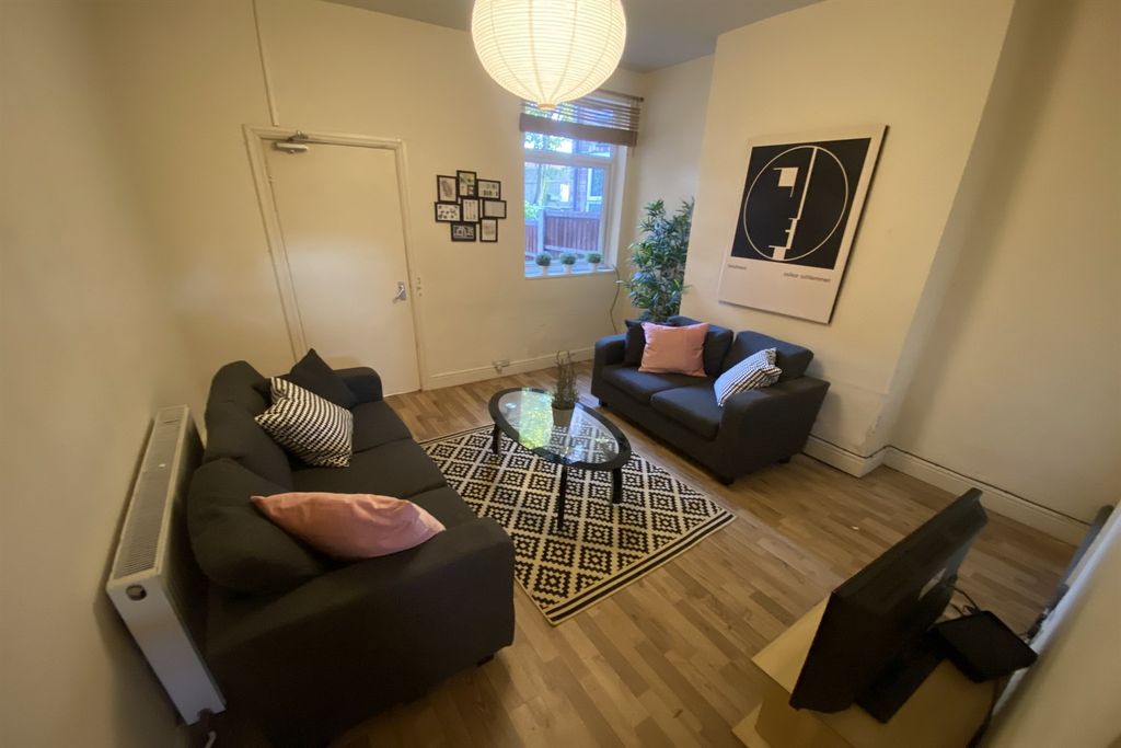 Property photo 1 of 19 (Main)