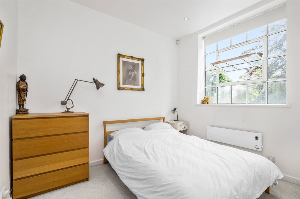 Property photo 3 of 4 Bedroom