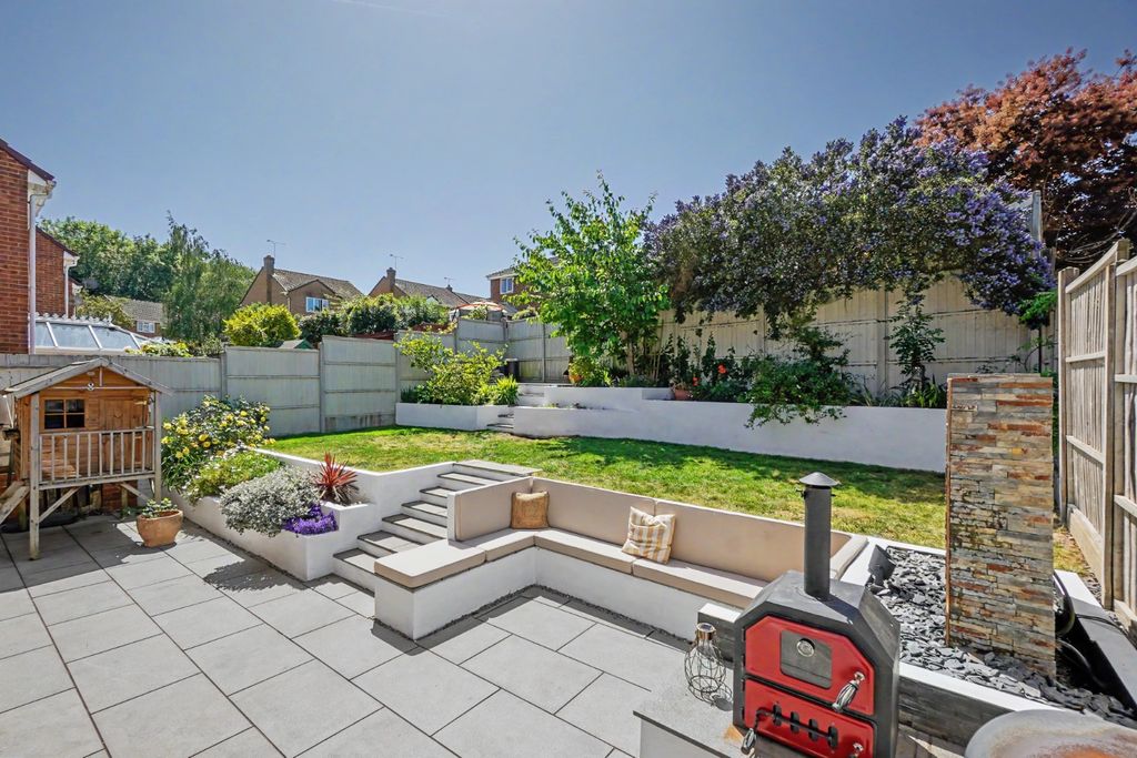 Property photo 2 of 28 5093794
