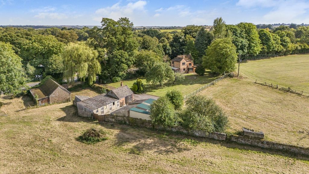 Property photo 3 of 23 Sidelands
